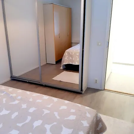 Rauhallinen Kahden Makuuhuoneen Asunto Iittalassa Junaradan Vieressae *