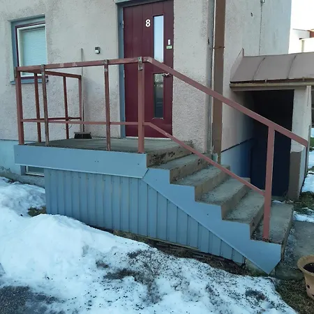 Rauhallinen Kahden Makuuhuoneen Asunto Iittalassa Junaradan Vieressae *
